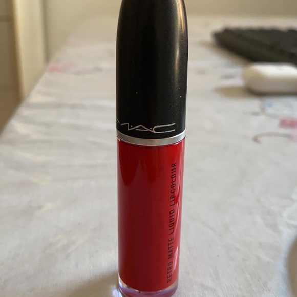 Mac liquid lipsticks - Picture 3 of 8